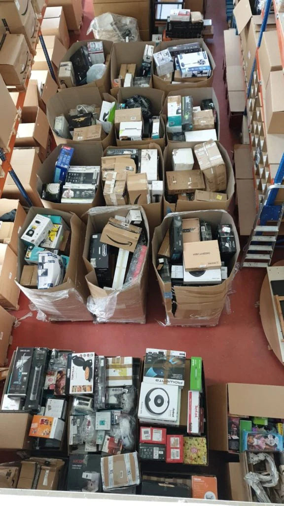 Caja gigante, (HASTA 90 ARTICULOS NUEVOS) Valor 2100€